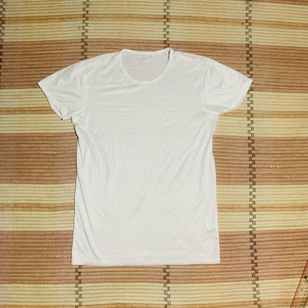 Baju Kaos UNIQLO AIRism Dry T Shirt U Neck Original Second Preloved