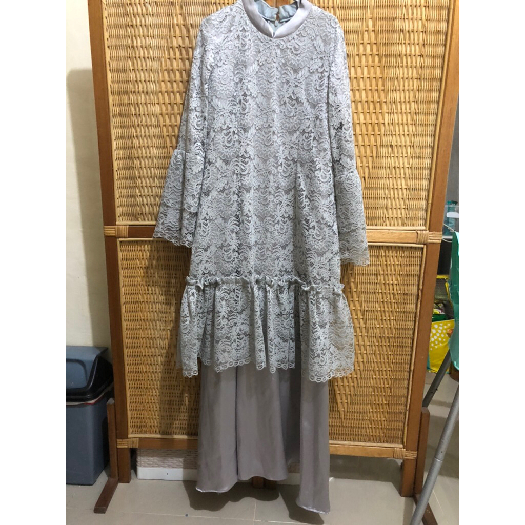 [Preloved] Gamis Pesta Brukat Jahit Warna Abu Abu