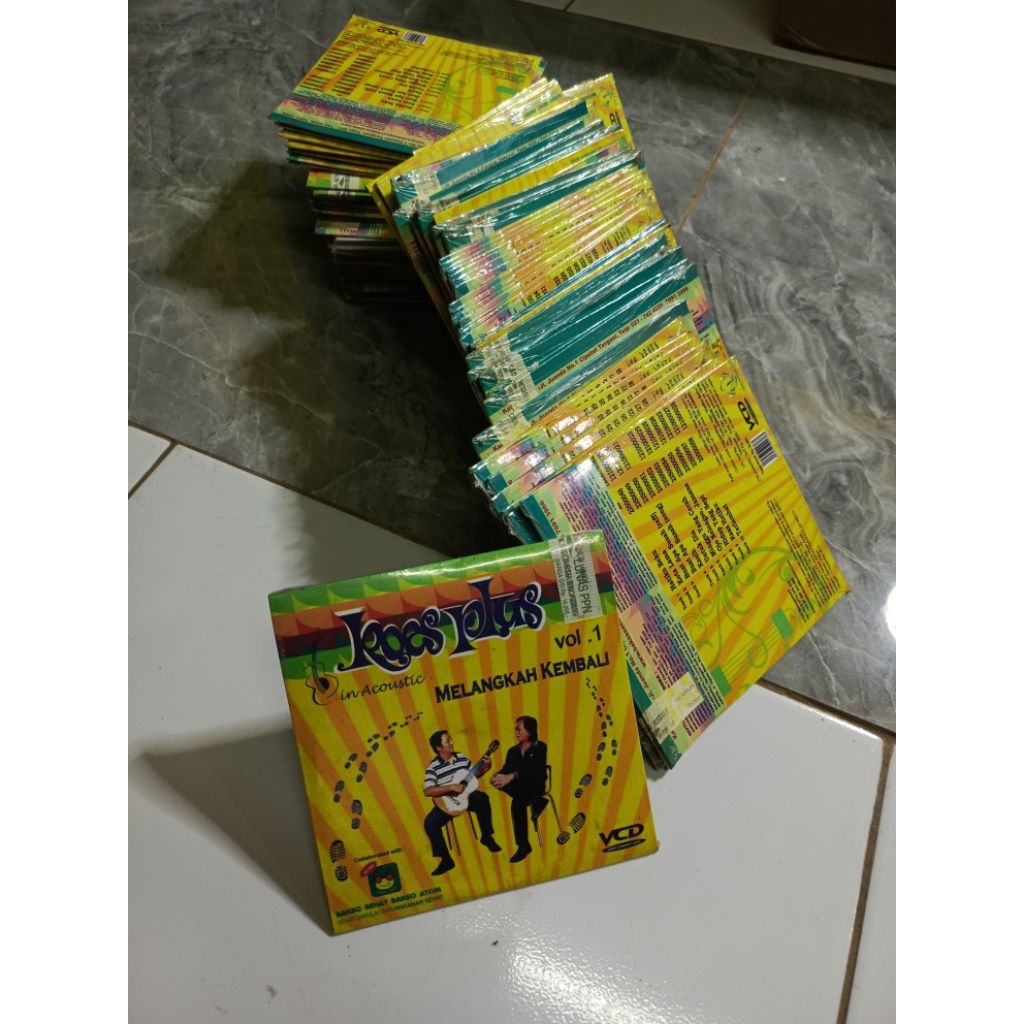 koes plus in Acoustic MELANGKAH KEMBALI VOL.1 - VCD ORIGINAL-L1