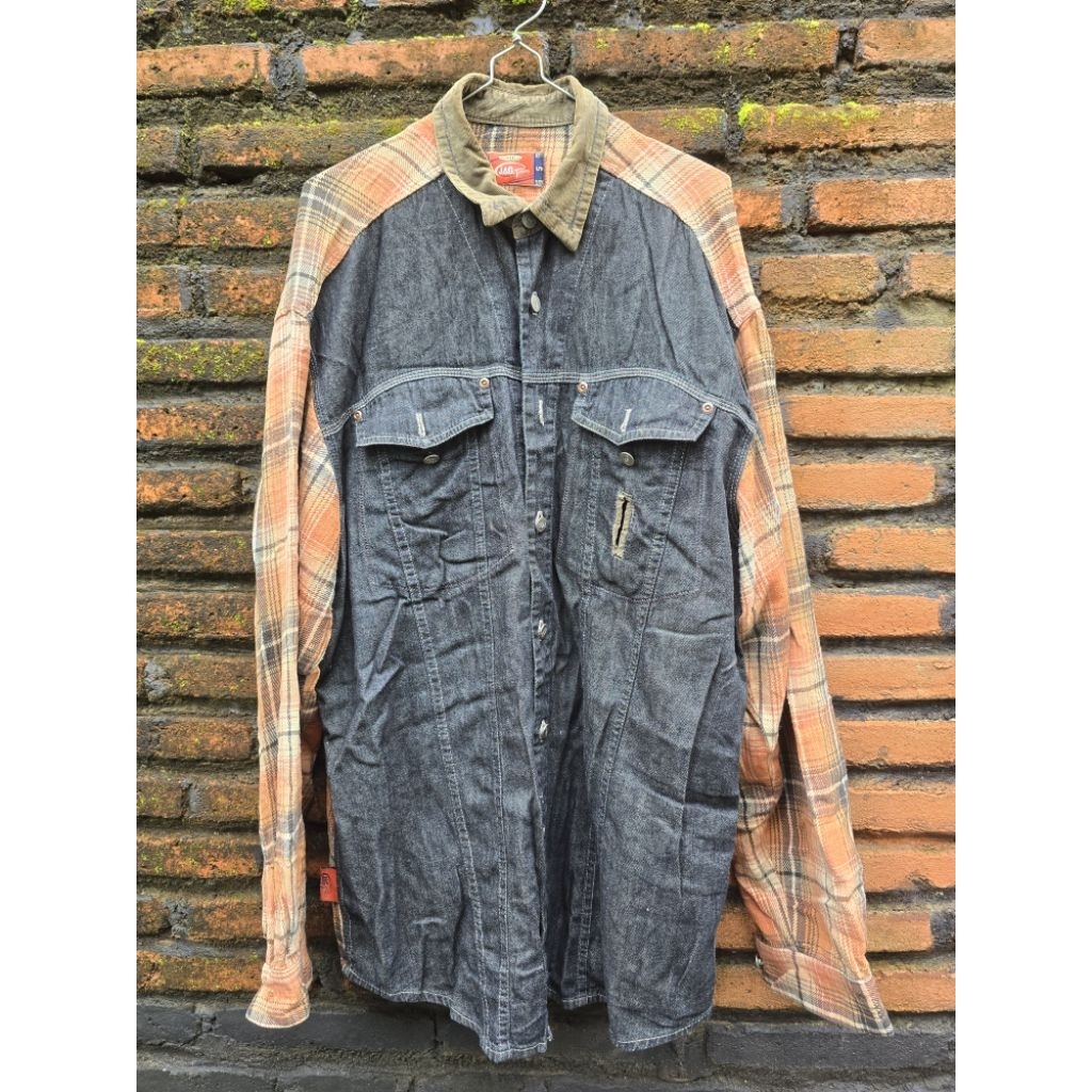 Preloved Kemeja Denim Oversize Pria