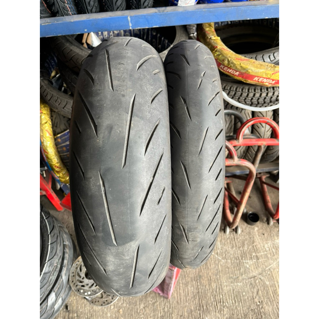 battlax s22 160/60-17 dan 120/70-17 second