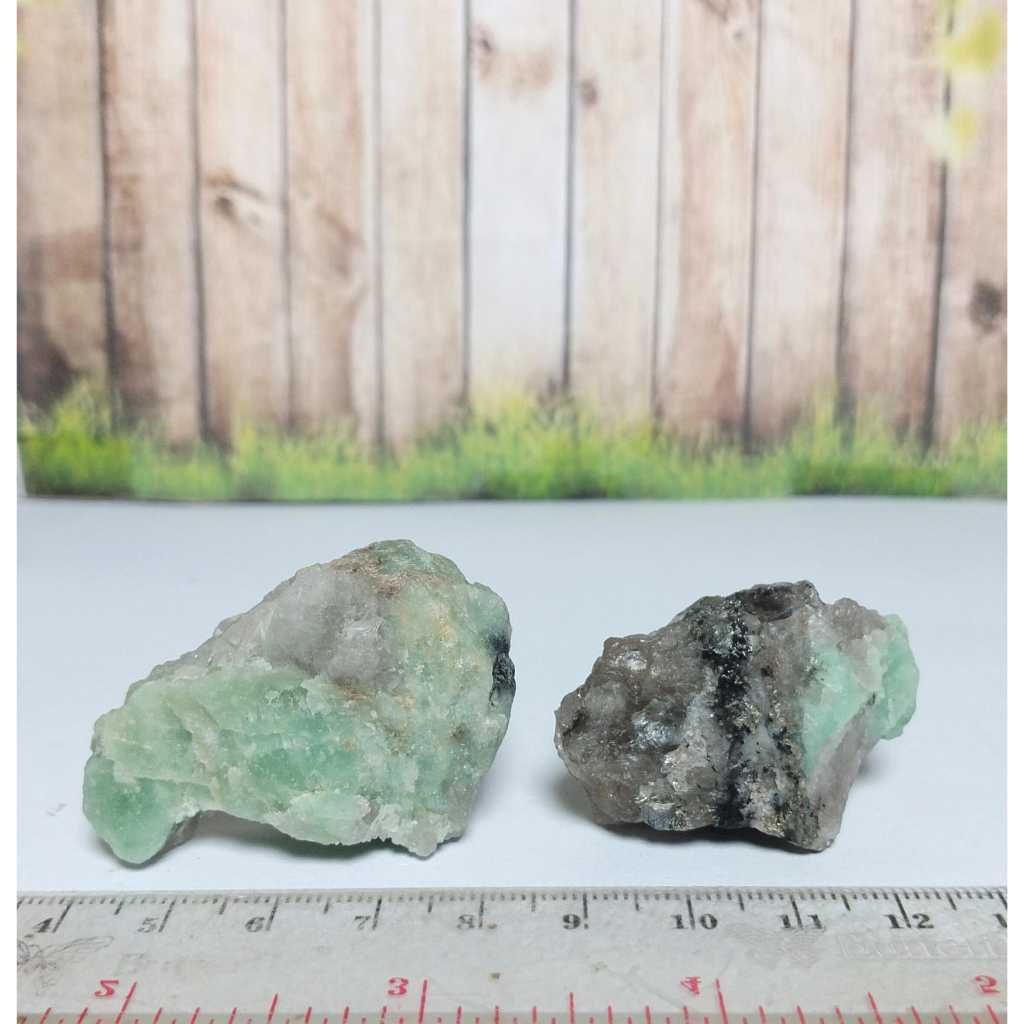 Batu Natural Emerald Rough (5)