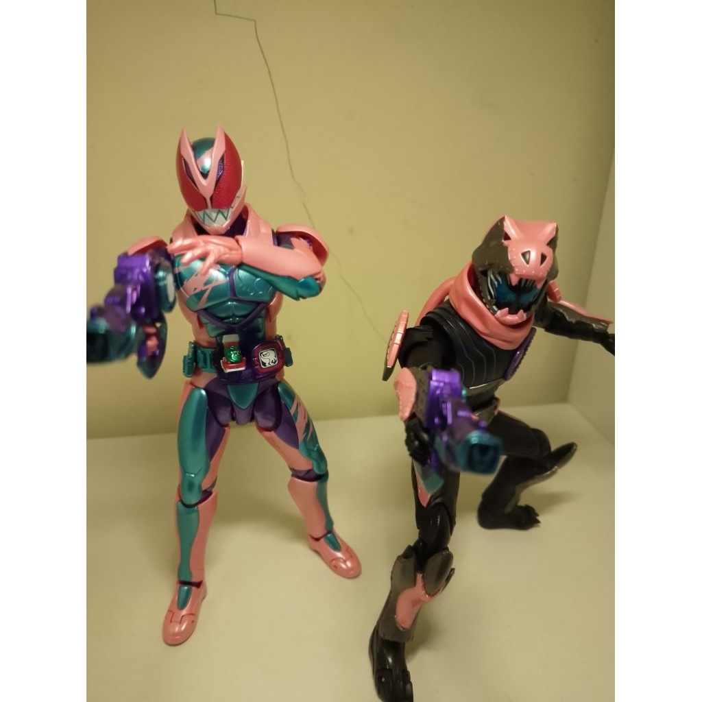 SHF Kamen rider REVI rex genome dan VICE fullset
