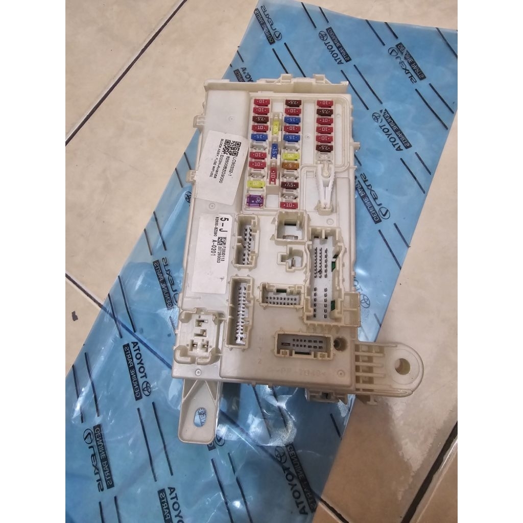 BOX SEKRING BCM TOYOTA AVANZA 2022-2025 (82600-BZG90) ORIGINAL