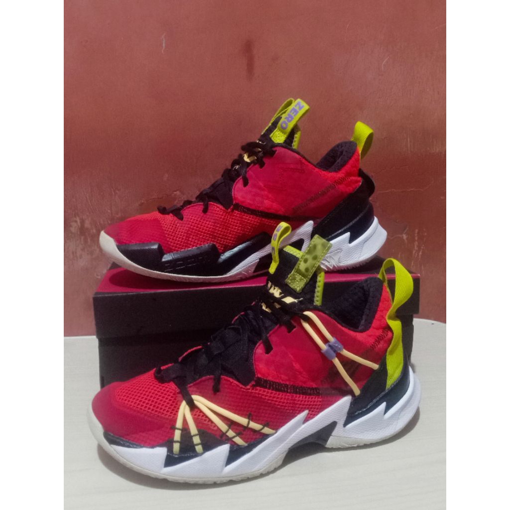 sepatu basket/volli second size 44