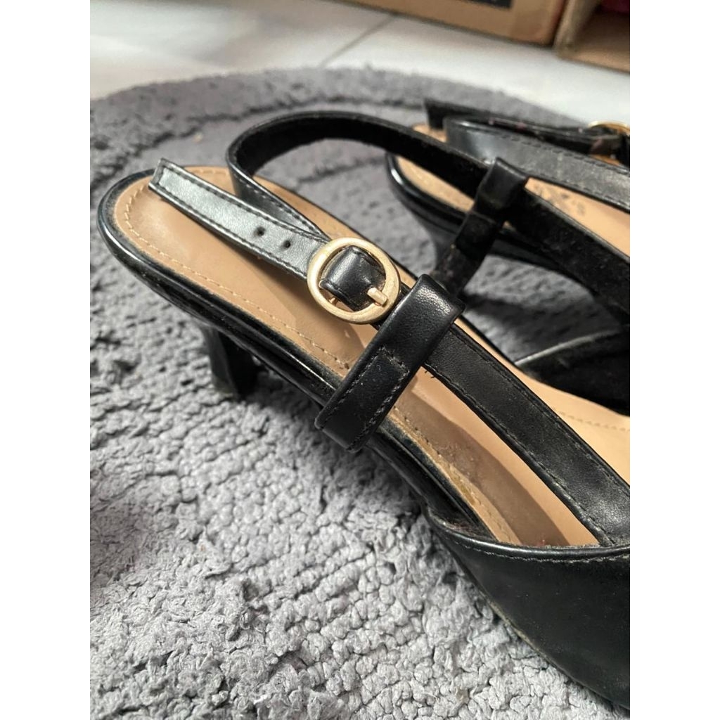 Heels Hitam Pointed Heels 5 cm Black