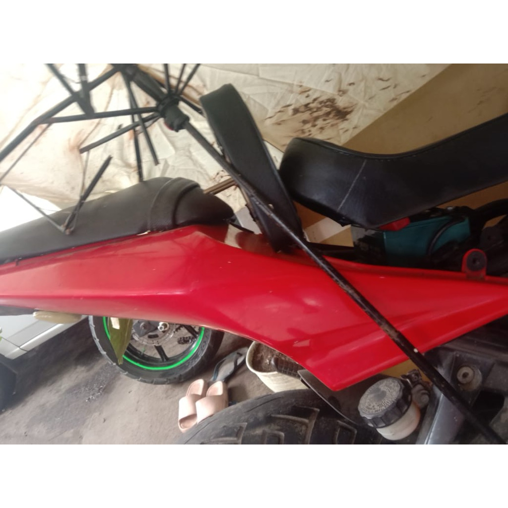 Cover Body belakang kiri kanan + jok depan belakang ninja 250 karbu ori copotan