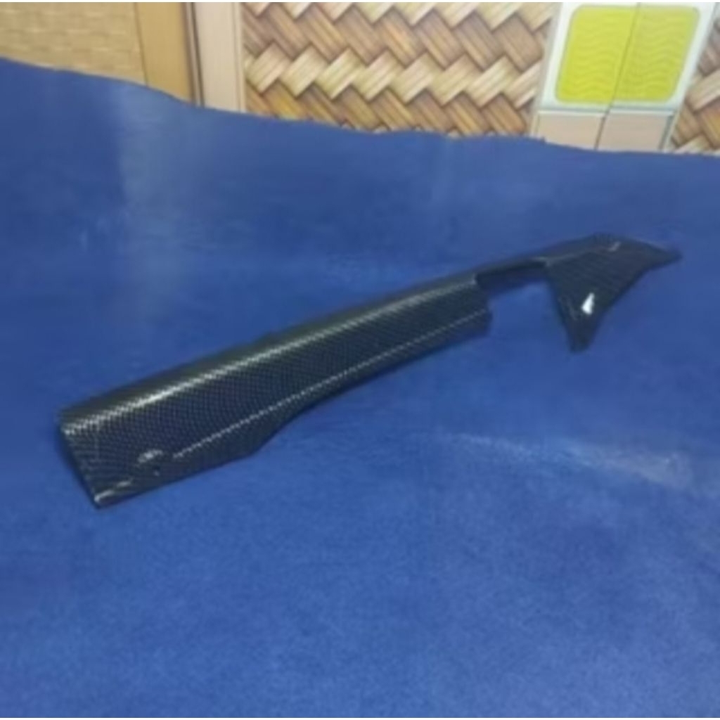 Ketangkas Tutup Rantai Vega ZR Motif Karbon Glowing