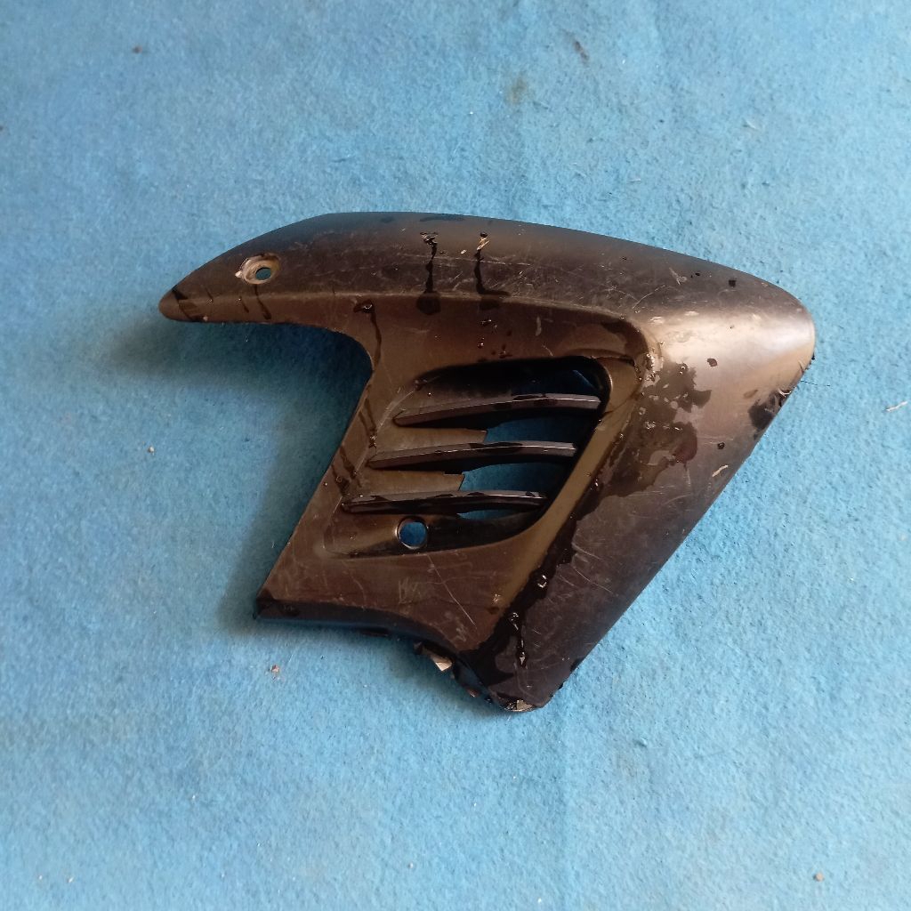 cover sayap tangki bagian kanan Honda Tiger Revo original second
