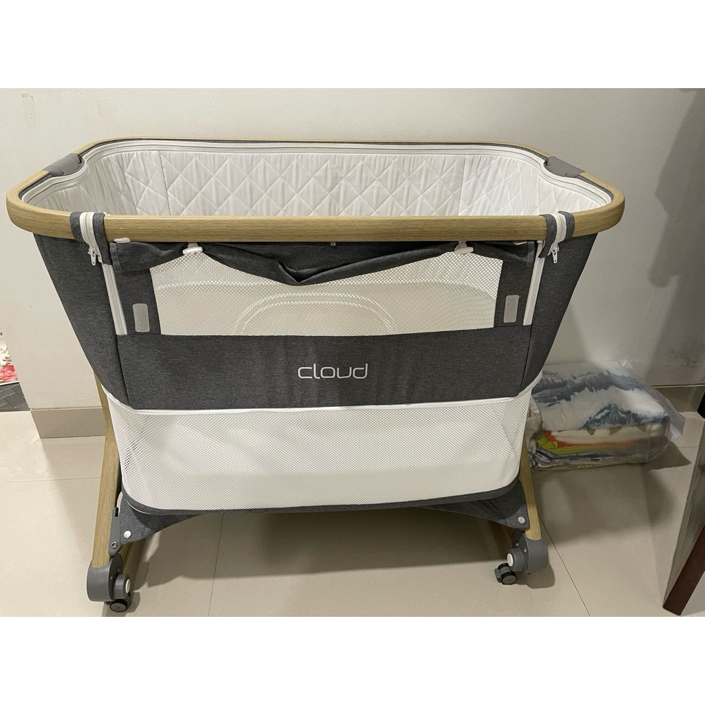 PRELOVED - Babyelle Cloud - Beside Baby Crib BE 909