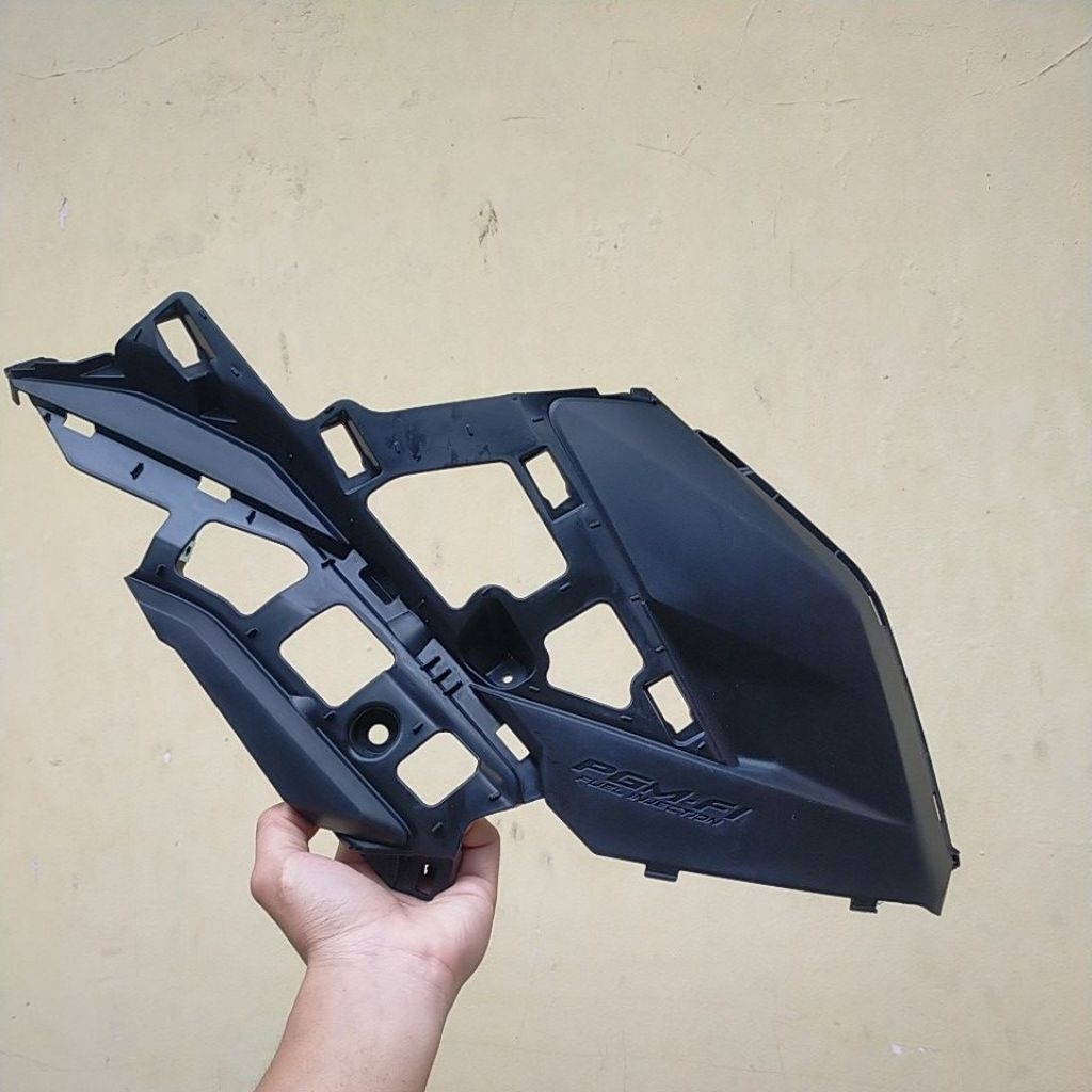 COVER BODY SAMPING KANAN-KIRI HITAM HONDA VARIO 125-150 ESP K2V