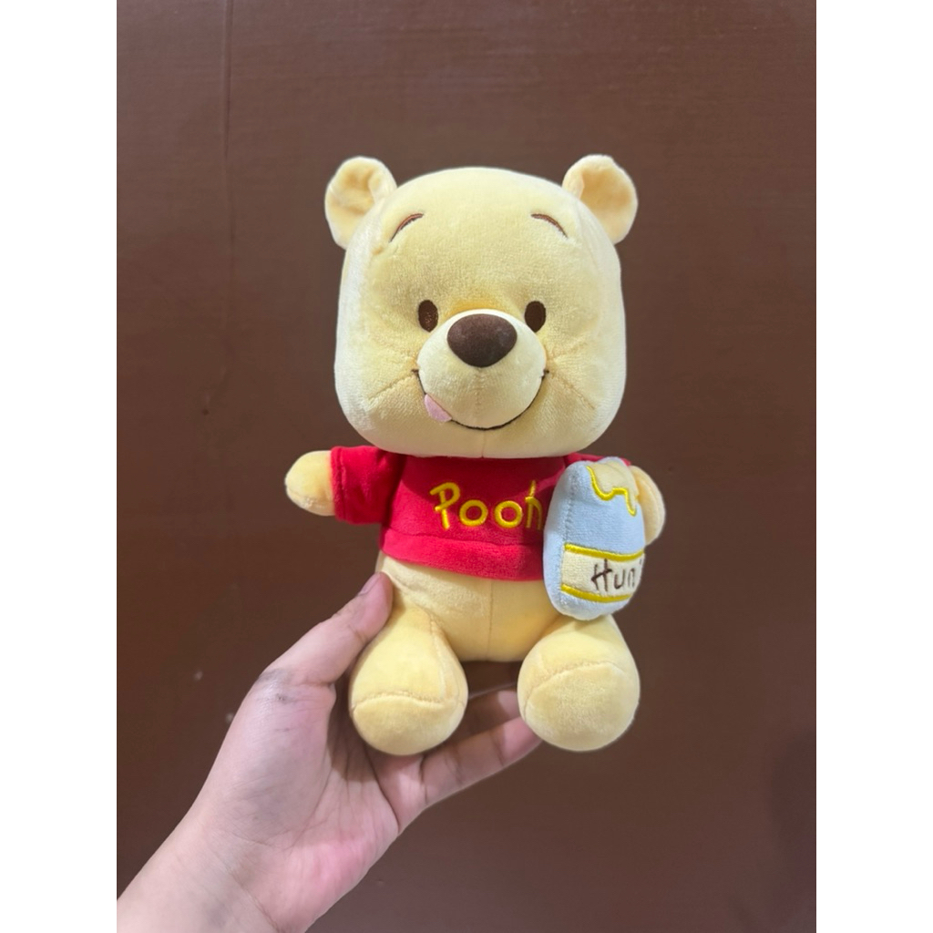 Boneka Karakter Winnie the Pooh Madu size 22cm Original / Boneka Pooh bawa Madu / Boneka Pooh origin