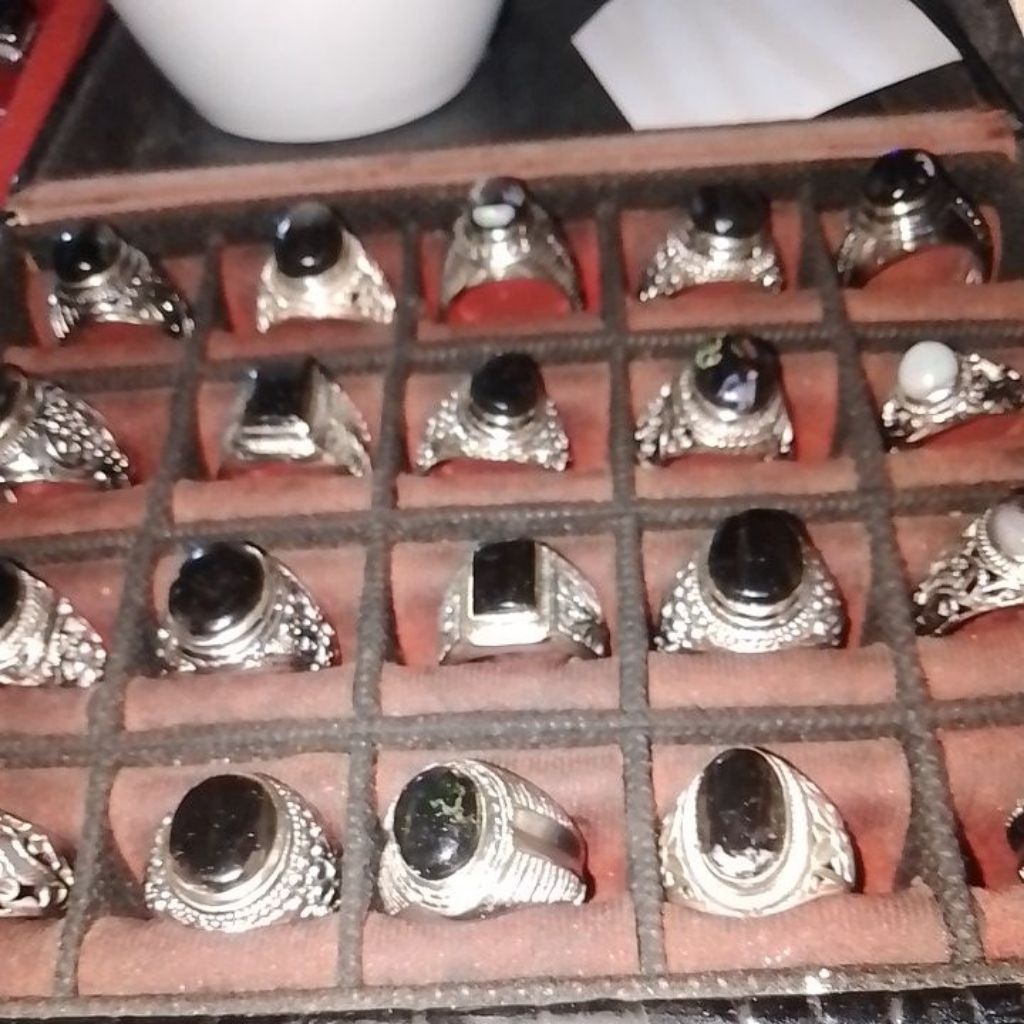 Black Opal Sempur Banten