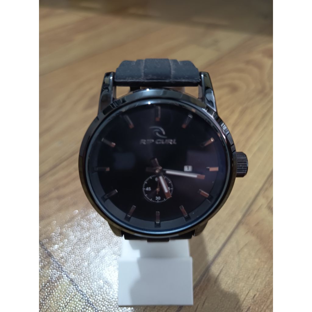 Jam tangan branded pria Ripcurl