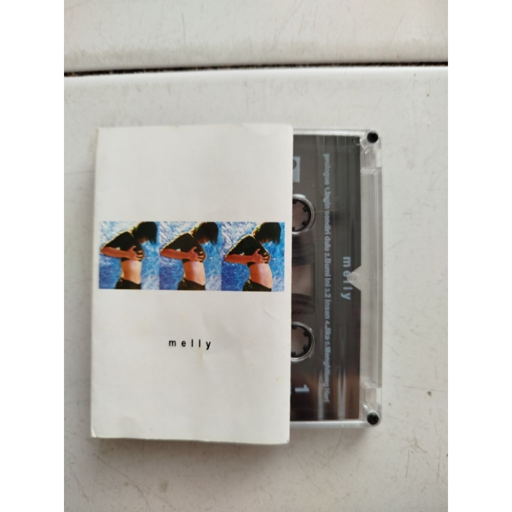 Kaset Melly