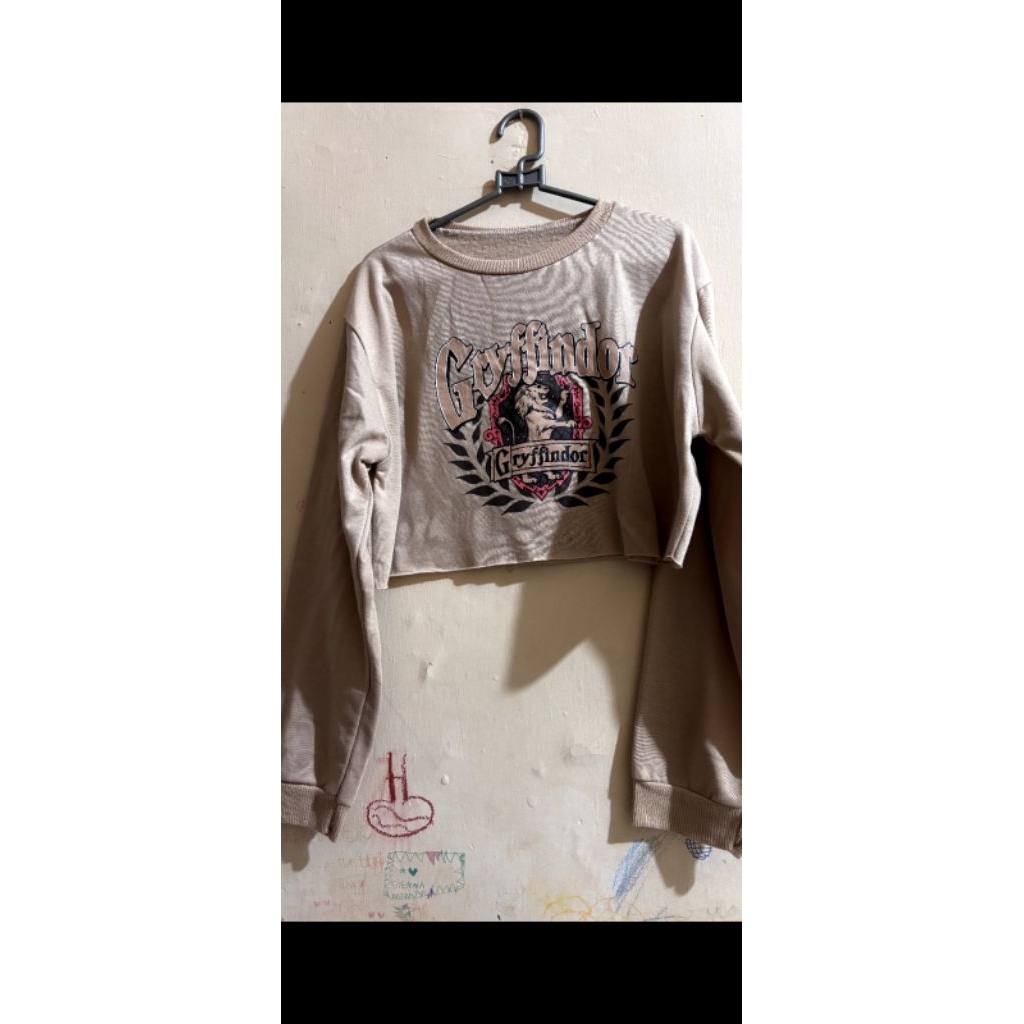 Sweater Crop Wanita Gryffindor Preloved