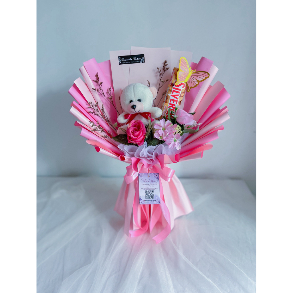 [READY STOCK] BUKET BONEKA + SILVERQUEEN | BUKET SNACK COKELAT BATAM | BUKET WISUDA BATAM | BUKET UL