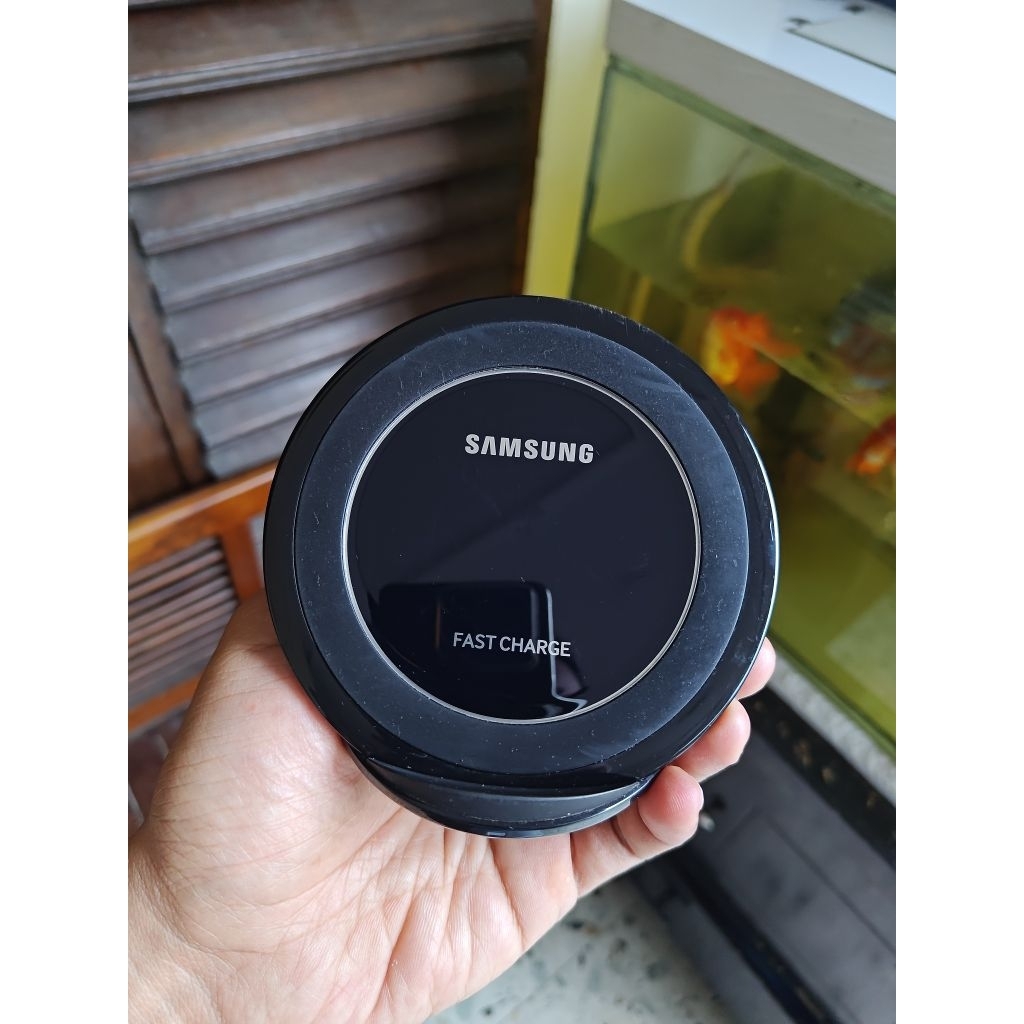 Wireless charger Samsung EP-NG930