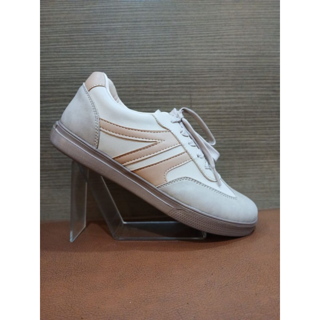 Sepatu Wanita Spotty Milka 01 Krem