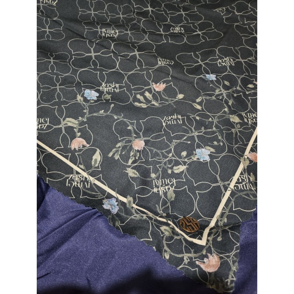 Preloved ZASHI scarf