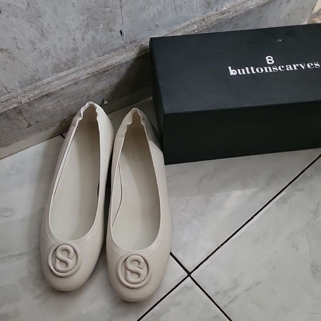 cera shoes buttonscarves