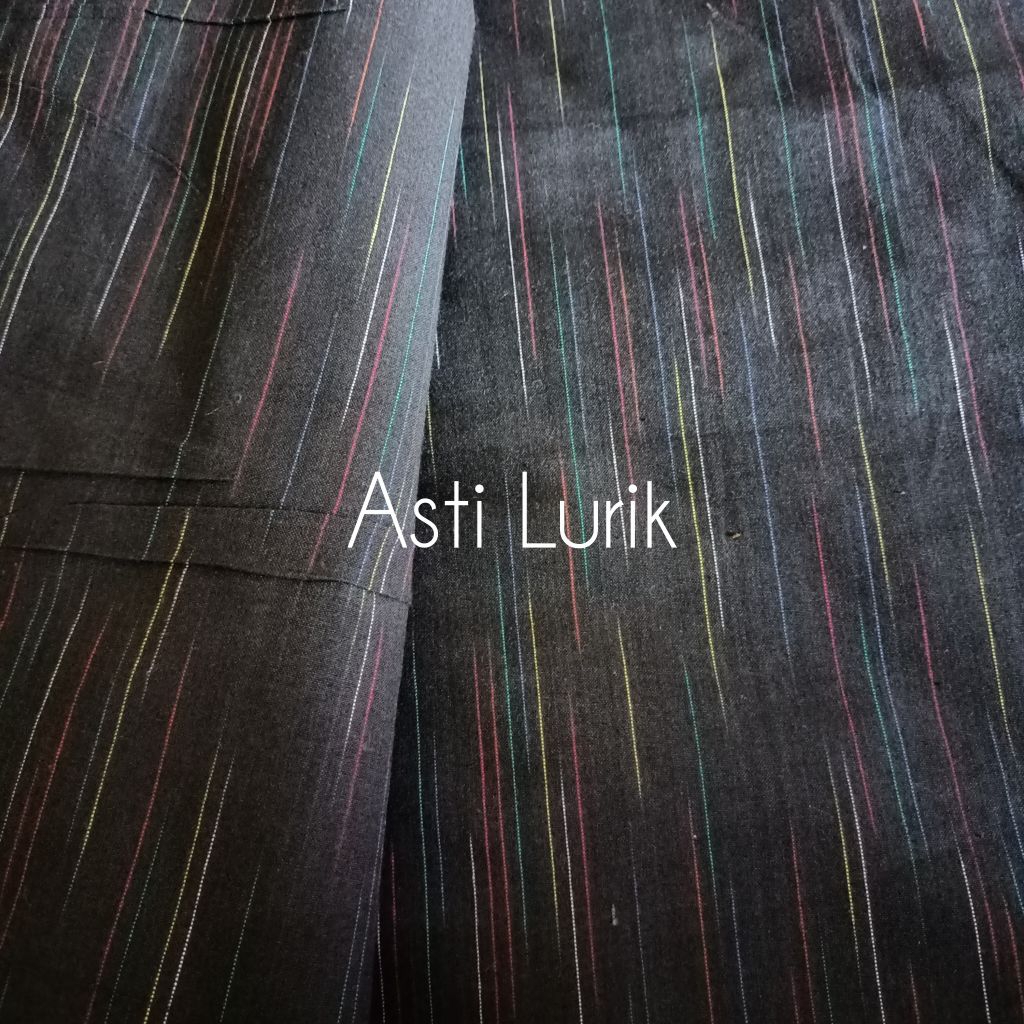 Kain Tenun Lurik Gerimis ( 200 x 105 110 ) . Kain Tenun Lurik Gerimis Hitam Pelangi . Lurik ATM Asli