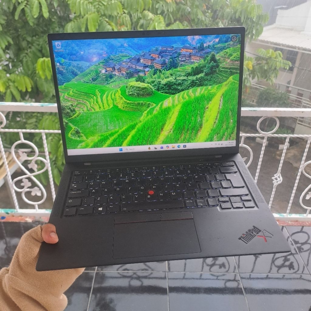 THINKPAD X1 CARBON I5-1135G7 9TH / 8GB RAM/ 1TB NVME /BACKLITE/ IRIS Xe - 8GB RAM - 128GB SSD