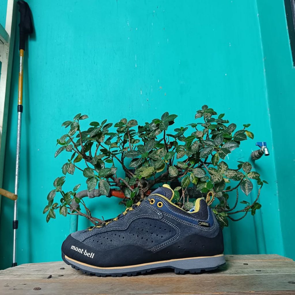 sepatu gunung hiking treking outdoor montbell size 40,5