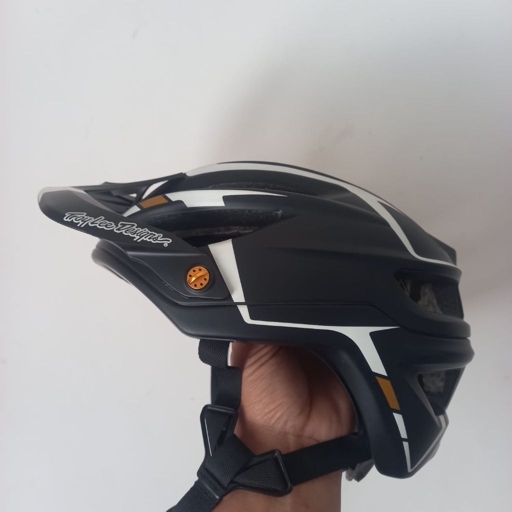 helm TLD A2 Mips size S lingkar kepala 54 56 cm bukan fox met urge 100%