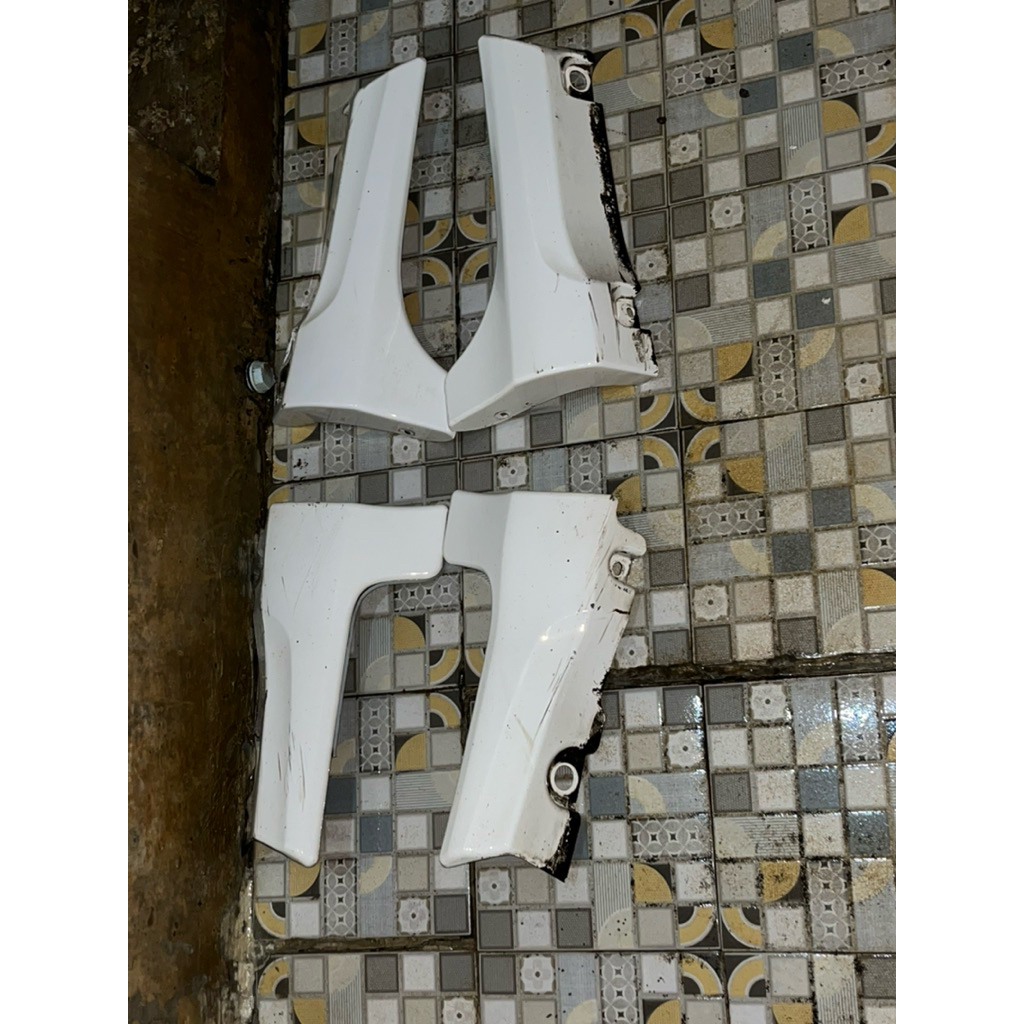 bodykit samping yaris bakpao type e 2011 original copotan