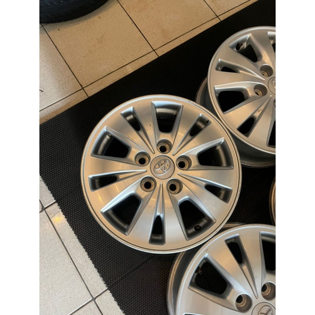 Velg oem Innova R15 pcd 5x114.3