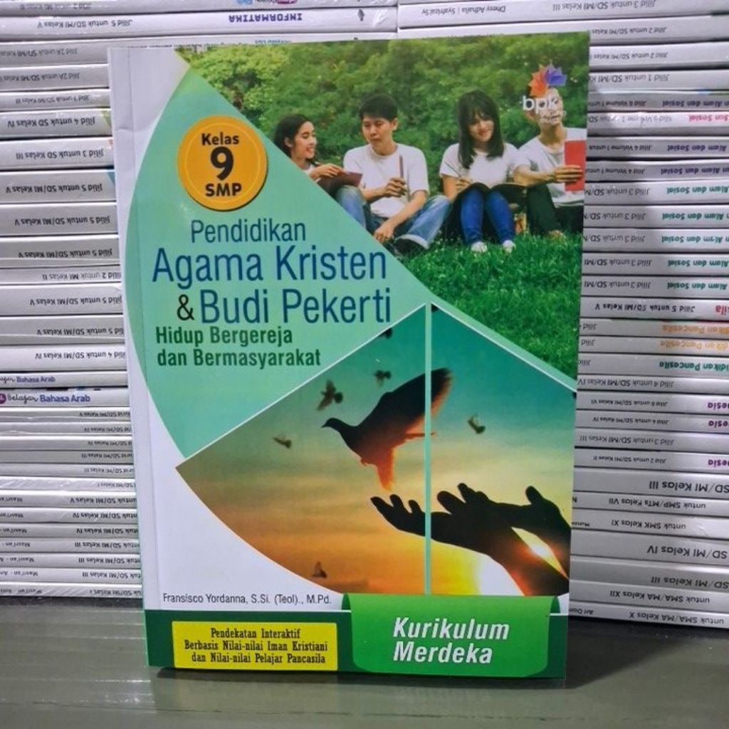 Buku Original Pendidikan Agama Kristen & Budi Pekerti Hidup Bergereja dan Bermasyarakat SMP Kelas 9 