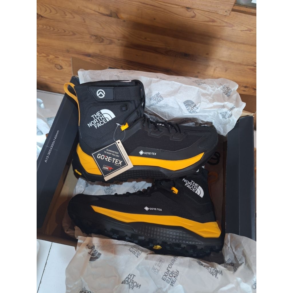 The North Face Summit Series Fastpack GoreTex Sepatu Gunung Hiking Trail Running ORIGINAL