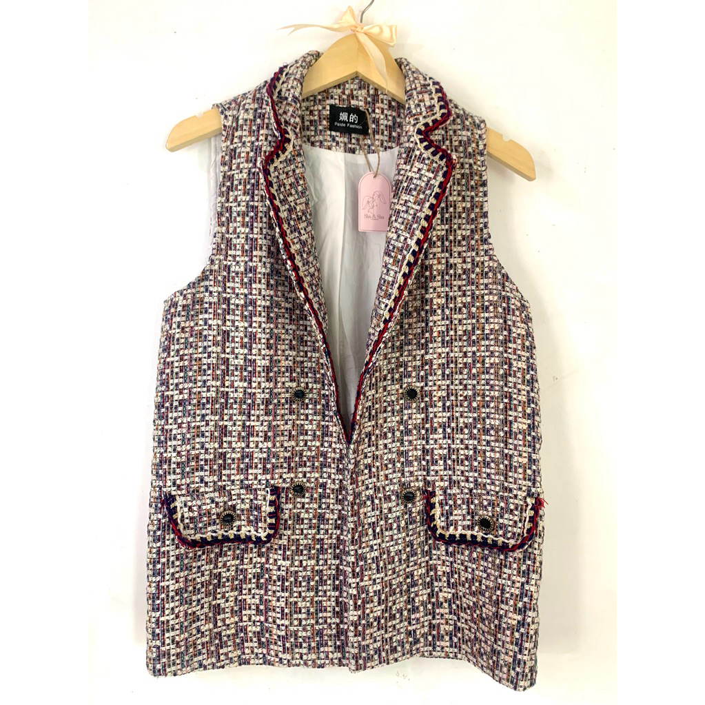 Premium tweed vest