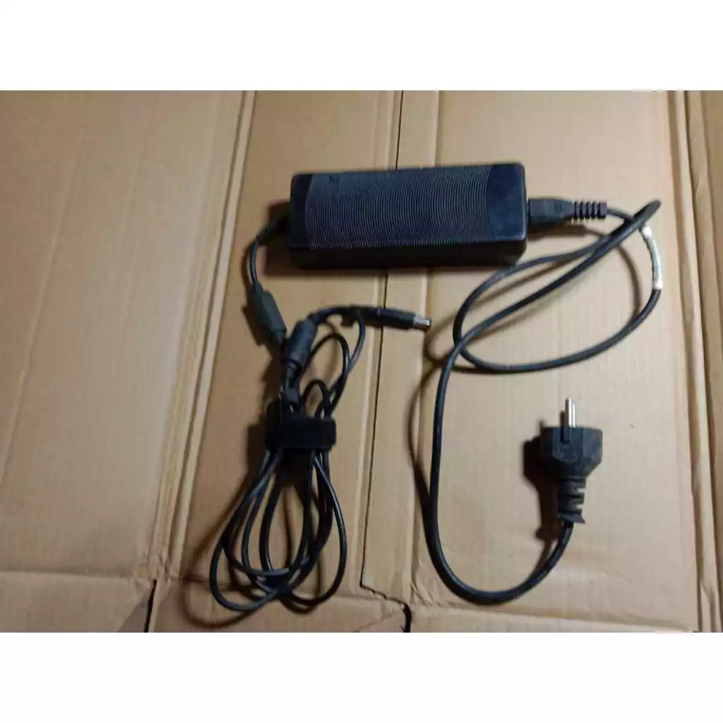 bekas ori normal ces charger LAPTOP PC ALL IN ONE HP 19V 7.1A 135 WATT JARUM COMPAQ Elite 8300 8200 