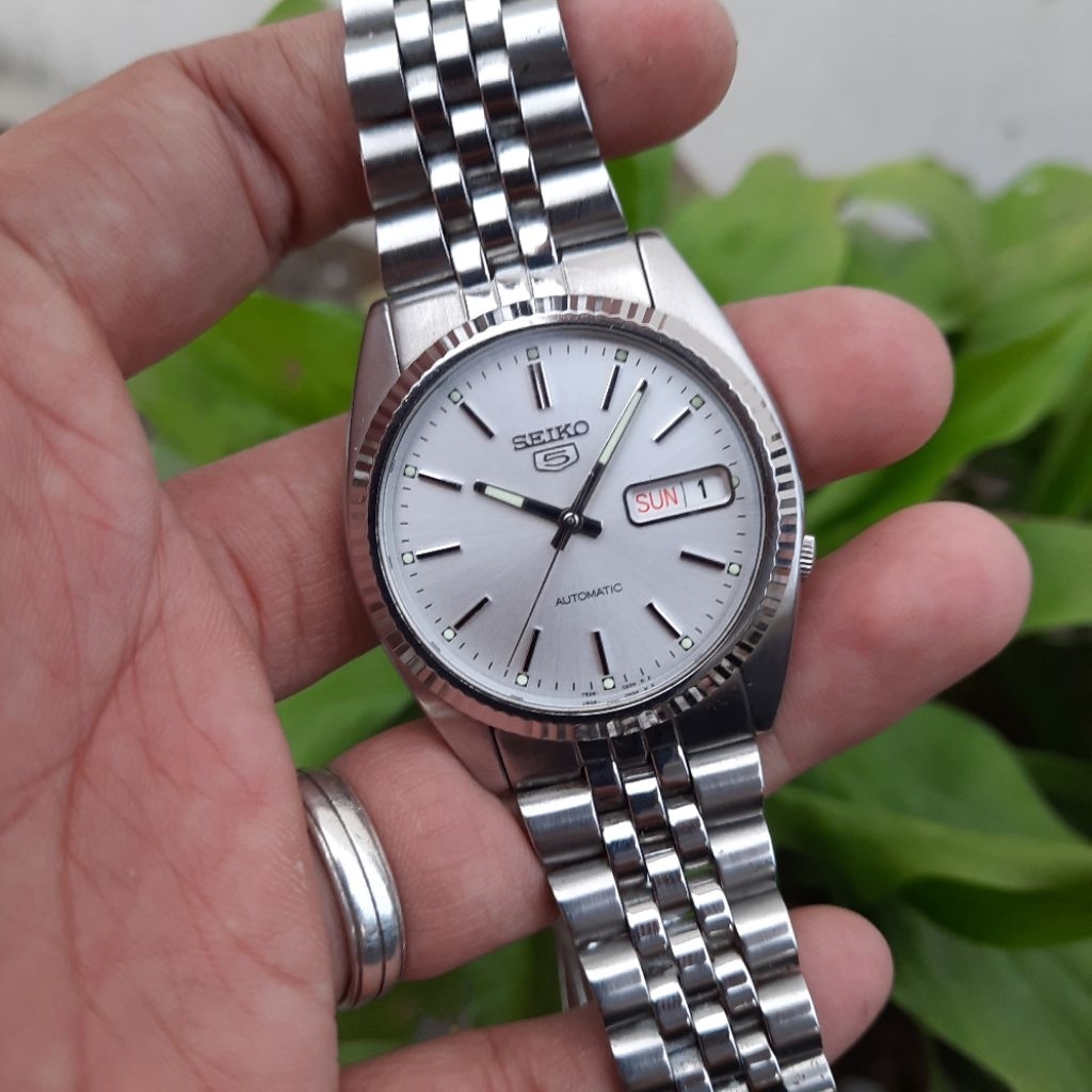 Seiko 5 Automatic SNXJ89K1 White Silver Dial SNXJ89 7S26-0500 Seiko President Datejust Not SNXJ90