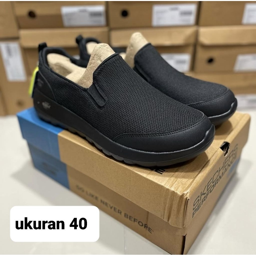 sepatu sport slop skechers pria original warna hitam polos ukuran 40