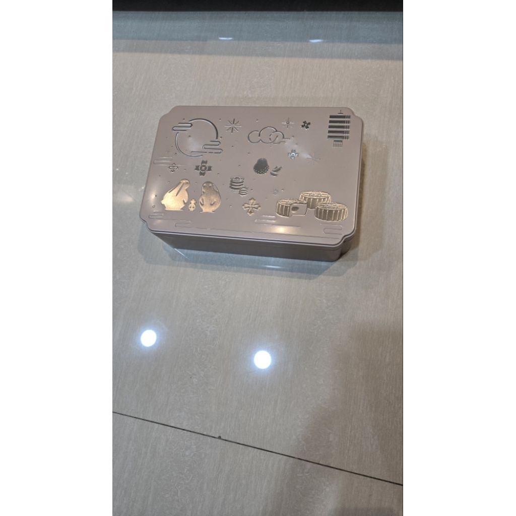 kaleng bekas kue bulan persegi panjang, mulus banget seperti baru