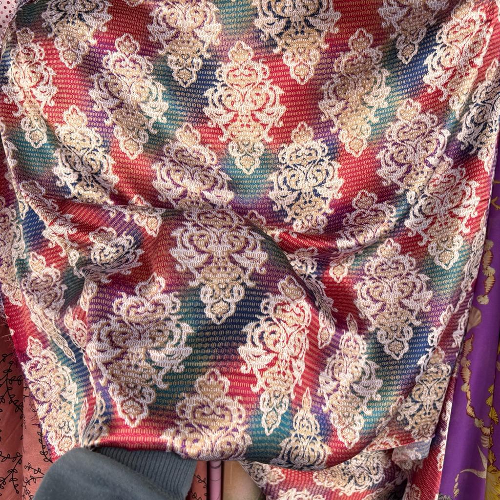 Bahan Kain Satin Silk Motif Ethnic Ombre Rainbow - Kain Meteran High Quality untuk Tunik, Rok Lilit 