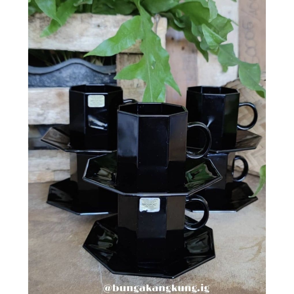 Cangkir cups & saucers Arcoroc France hitam
