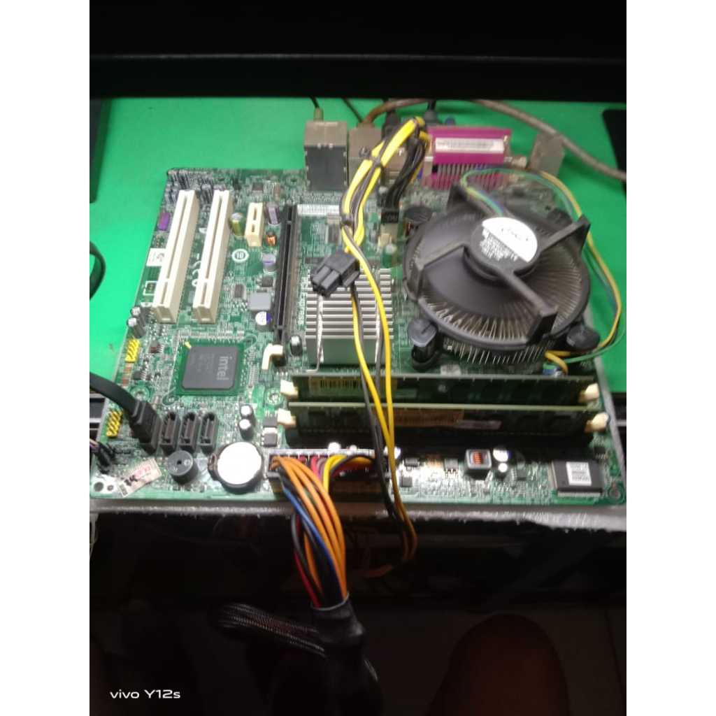 Motherboard  DDR3 Soket LGA 775 Prosesor  FAN RAM 4GB