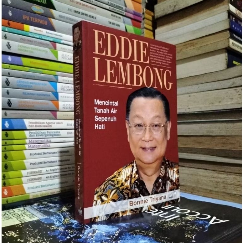 ORIGINAL EDDIE LEMBONG MENCINTAI TANAH AIR SEPENUH HATI