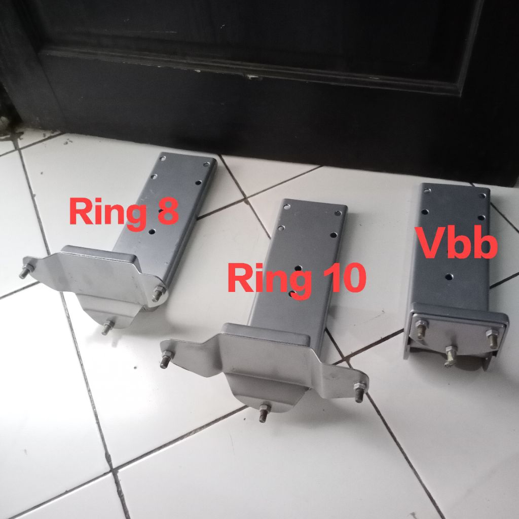 Holder dudukan ban serep vespa super sprint vbb