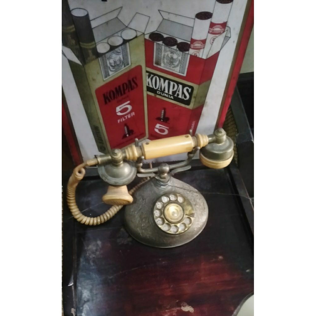 telepon jadul antik koleksi