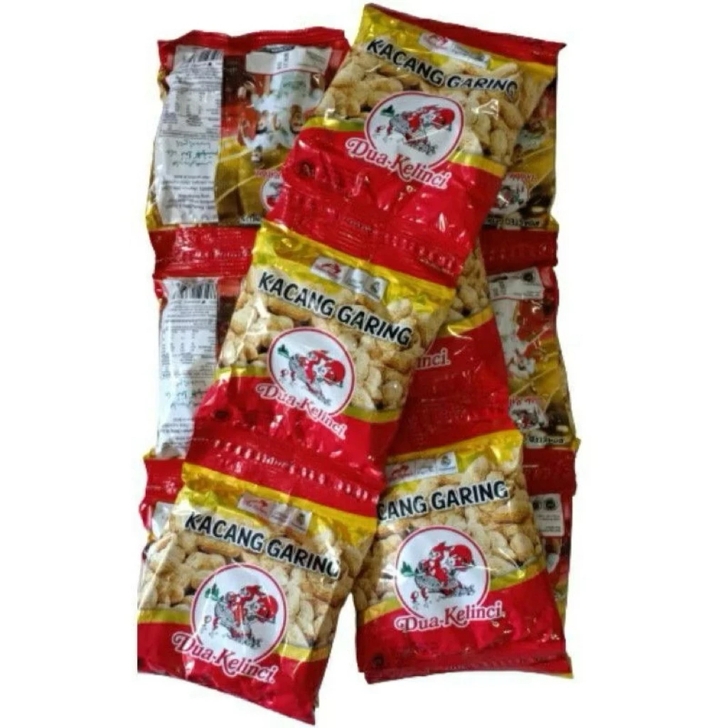 DUA KELINCI Kacang Kulit Garing Renyah Tanpa Pengawet 1 Renceng 10 Bungkus 16gr