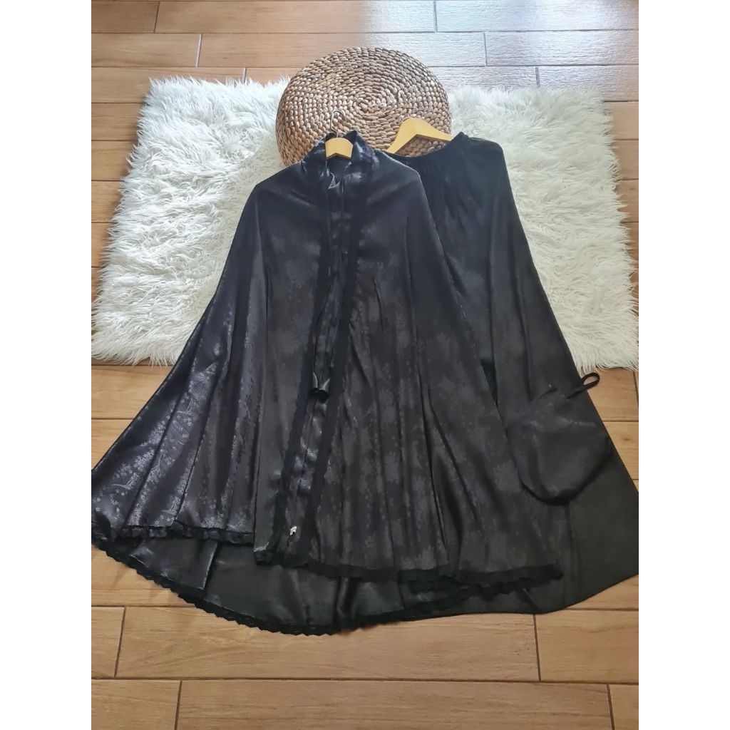 Mukena Eiliyah Armani Silk Jackguard hitam faufau