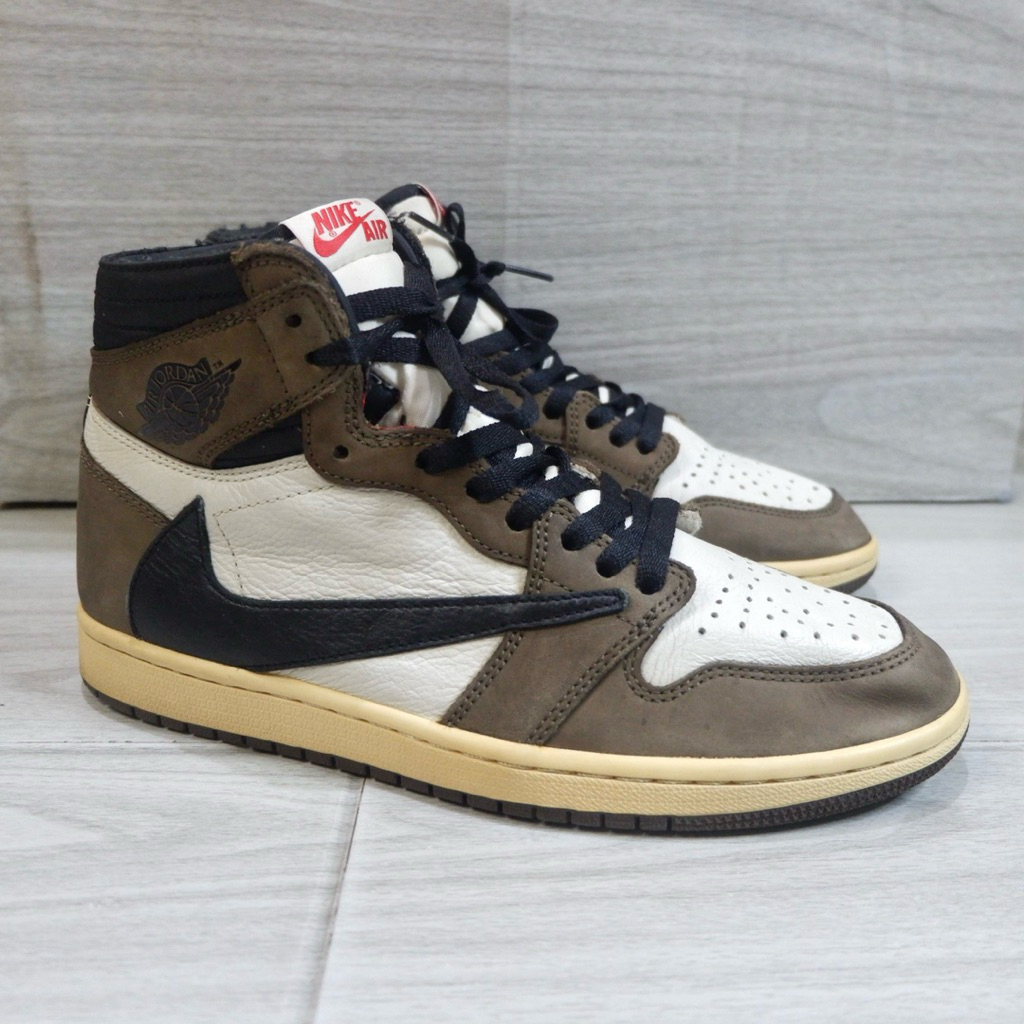 Air jordan 1 high travis scott