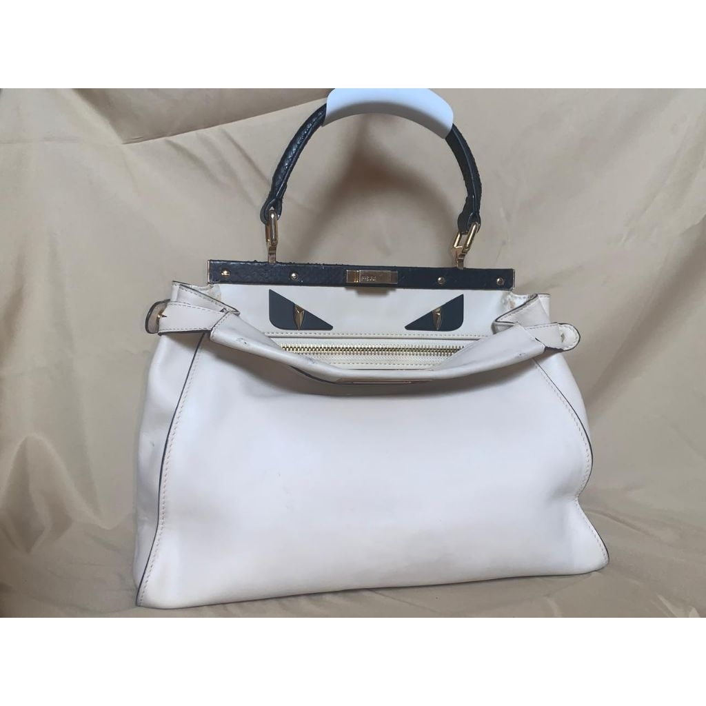 DIFEN Limited Edition Monster Eyes Peekaboo Medium Tas Wanita Putih Handle Hitam