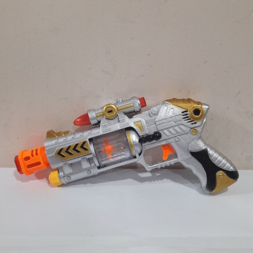 MAINAN PISTOL ANAK LASER ADA LAMPU DAN BUNYI MAINAN PISTOLAN