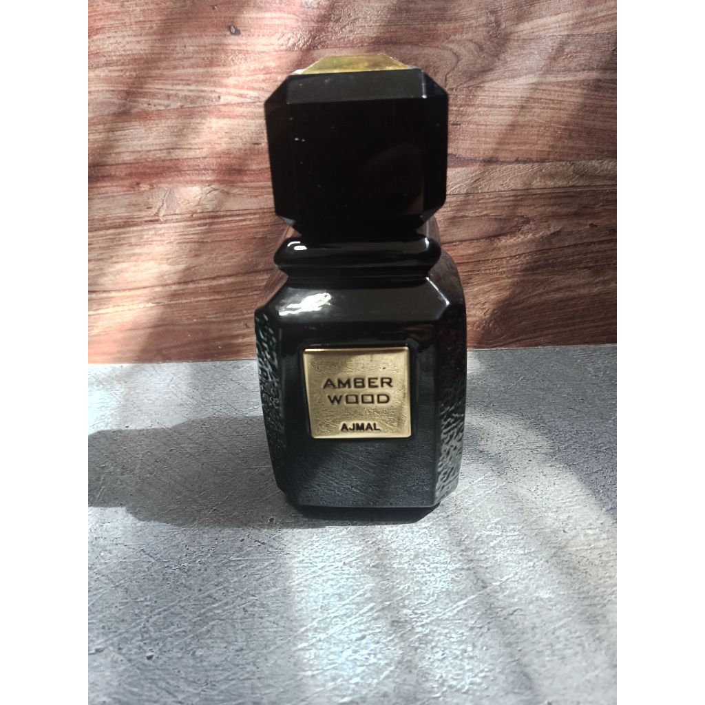 parfum Ajmal Amber Wood Eau De Parfum. 100ml